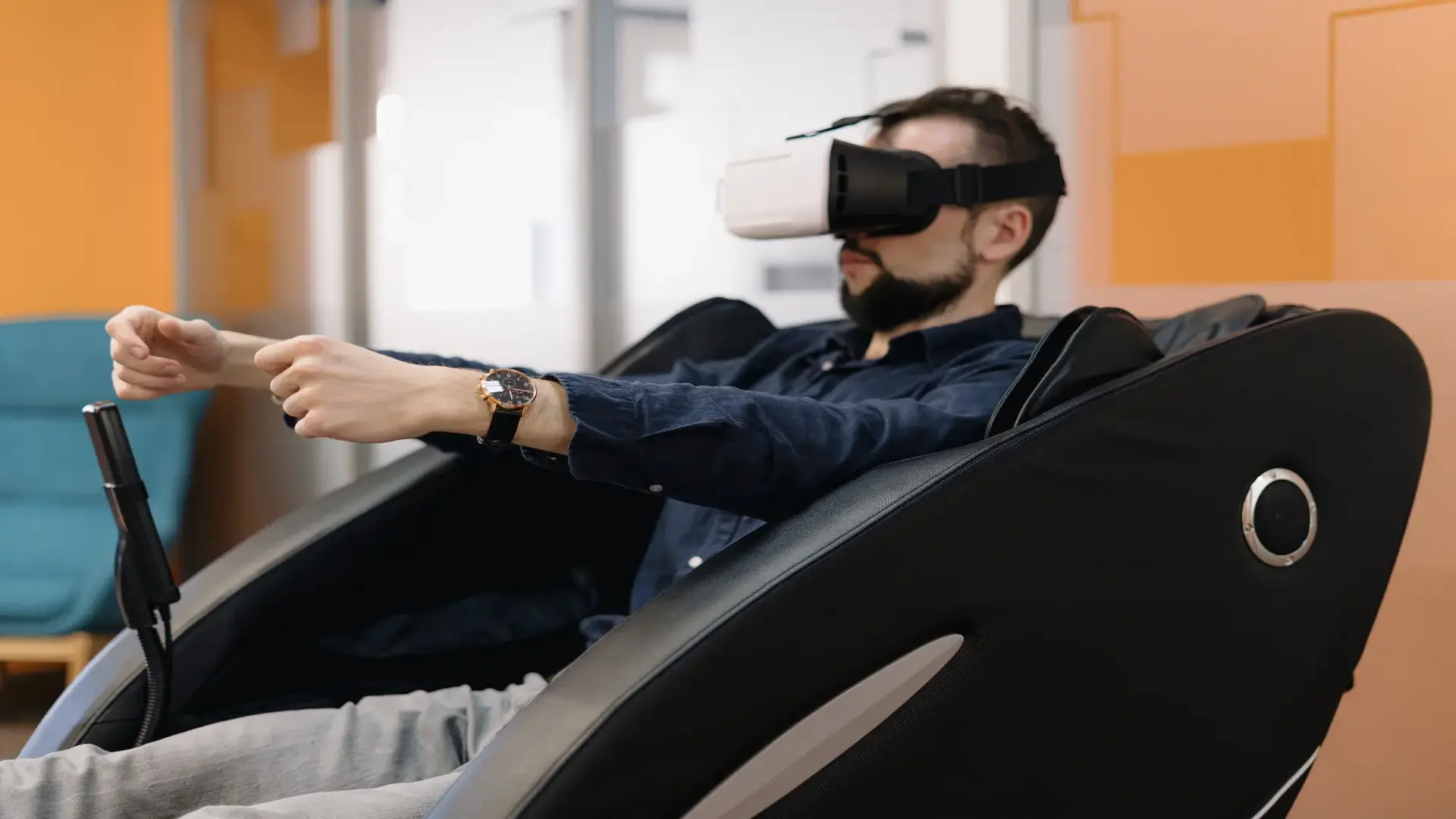 VR racing simulator Dubai